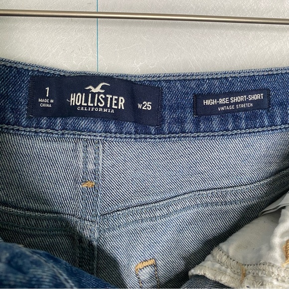 Hollister High Rise Short Short Size 1 - Picture 4 of 7